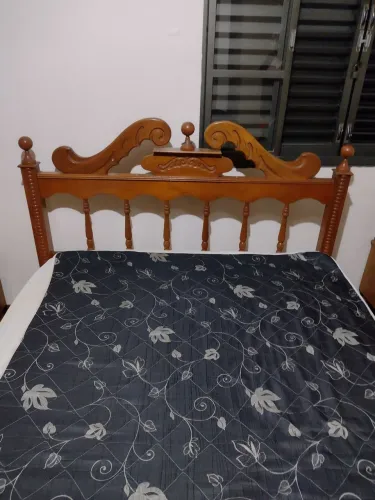 CAMA DE MADEIRA MACIÇA COM COLCHÃO CASAL PADRÃO