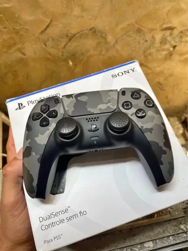 Controle PS5 dualsense camuflado