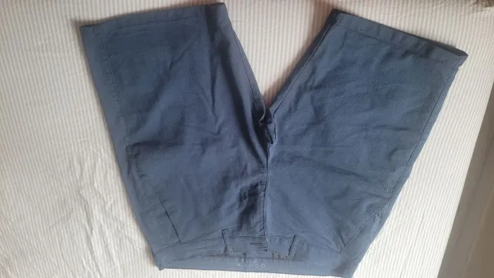 Vendo Bermuda Ogochi tamanho 42 nova