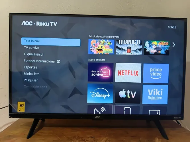 Smart TV AOC Roku TV 32" - Estado de Nova (Pouquíssimo Uso + NF e Caixa!)