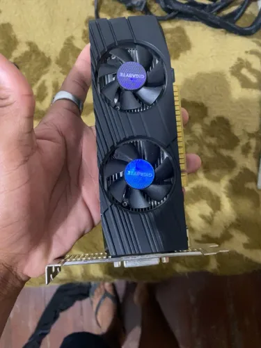 Gigabyte GeForce GTX 1650 D6 4GB GDDR6 Dual Fan | Apenas 2 Meses de Uso