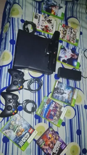 Vendo Xbox 360 com vários jogos TDS originais faço trocas vai com kinect só chamar 