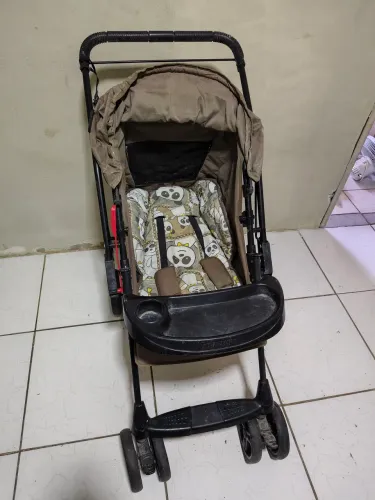 Carrinho de bebê. Valor R$:200,00