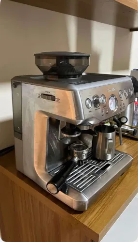 Cafeteira Breville com moedor Nova