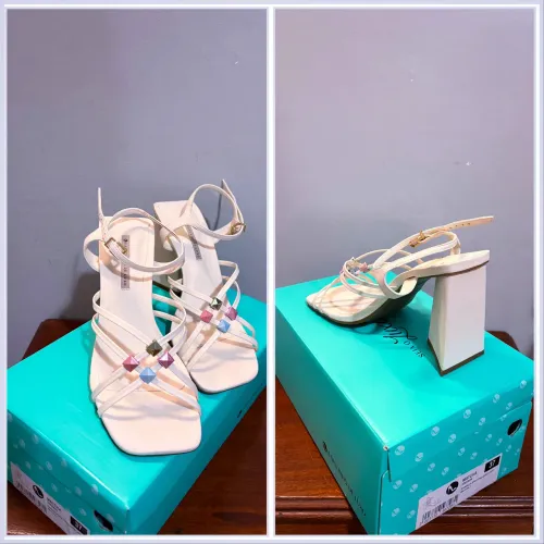 Vende-se sandália da sapatinho de luxo