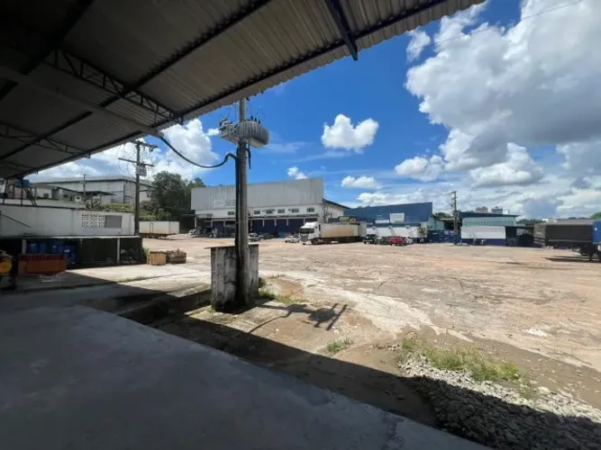 Galpão/Armazém 2.000m² c/ Docas e Habite-se Nivel 5 e AVCB na Avenida do Turismo