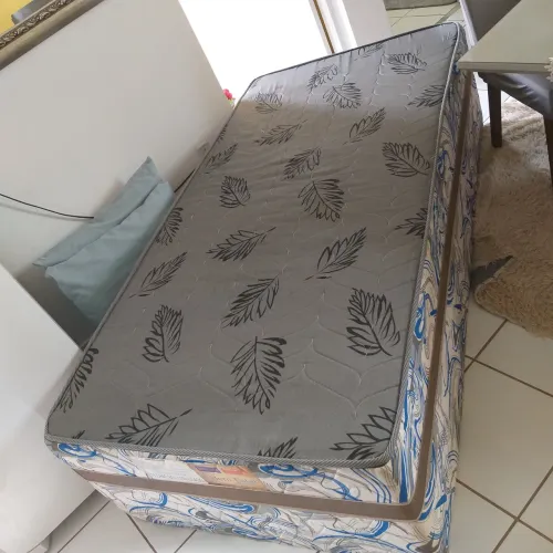 Cama solteiro usado excelente estado de conservação 