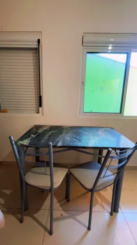 Mesa moderna com 2 cadeiras estilo mármore, super resistent