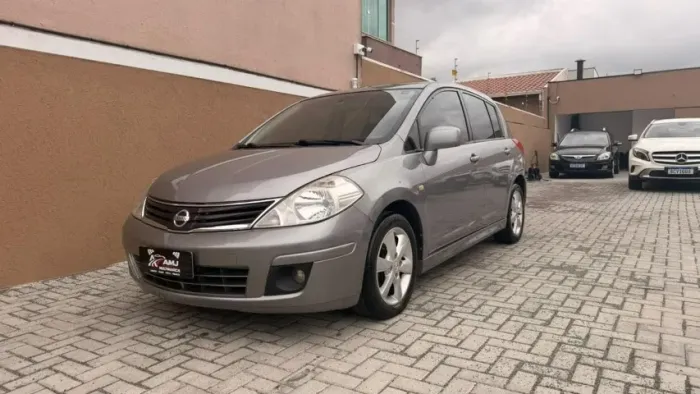 Nissan Tiida SL 1.8/1.8 Flex 16V Aut. 2012