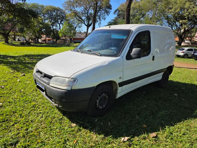Peugeot Partner Furgão 1.6 16v/ 1.6 16V Flex 3P 2009
