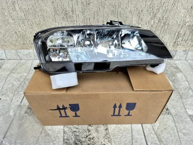 Farol Direito Fiat Stillo