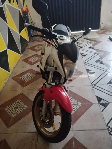 Vendo moto CB 300 ano 2015/2015