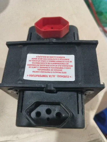 Vendo um transformador de 3.000 va