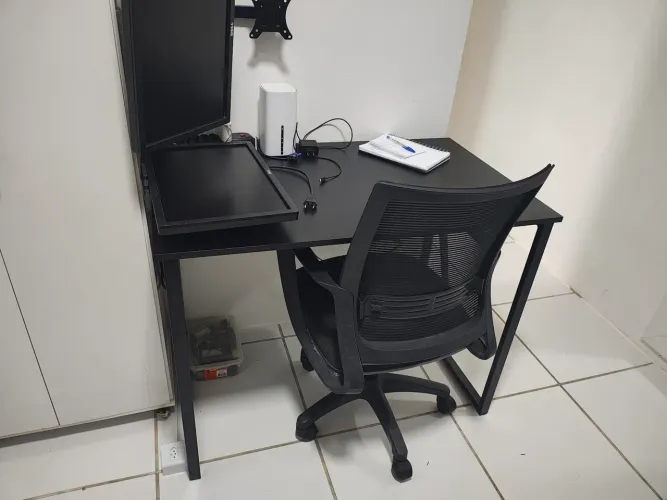 MESA DE ESCRITÓRIO 1,00x50 escritório, estudo, semi nova R$200