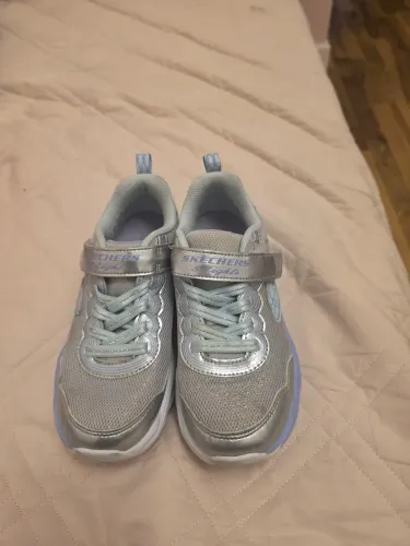 TENNIS SKECHERS LIGHT