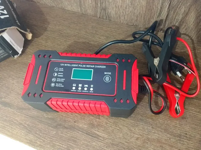 Carregador de bateria de carro