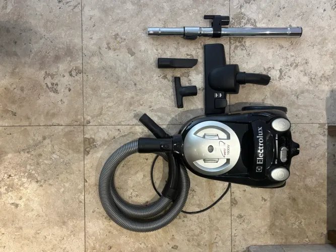 Aspirador de pó Electrolux 1600W
