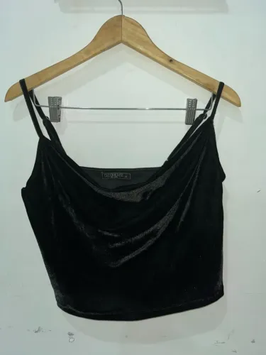 Conjunto de Veludo Preto C&A