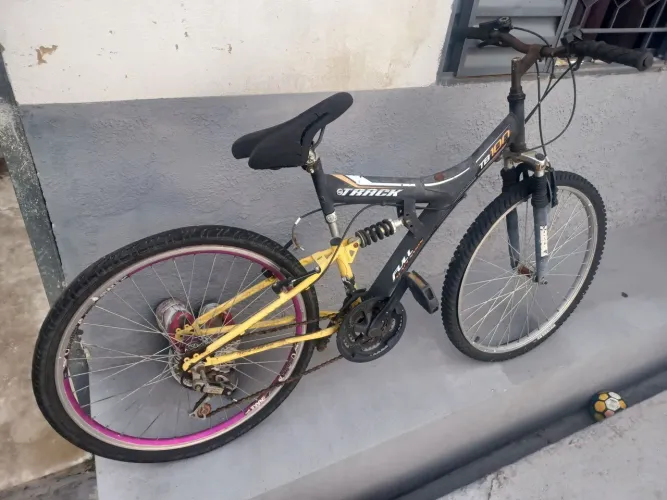 Bicicleta velha