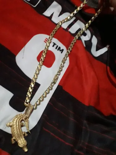VENDO ESTA CORRENTE DE MOEDA ANTIGA FRIZO FINA PINGENTE DO JACARÉ GARANTIA ETERNA JOIA TOP