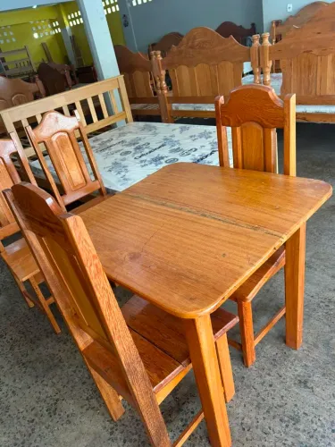 Mesa de jantar 2 cadeiras