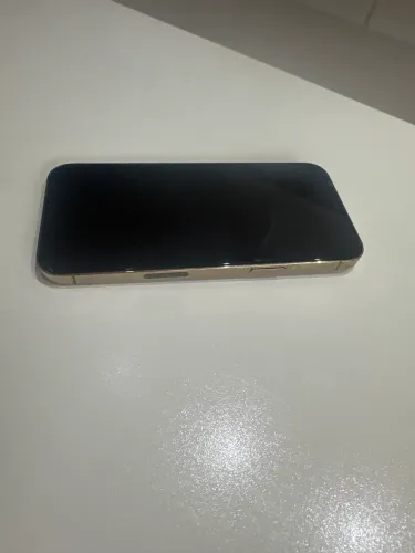 Vendo  iPhone 12 Pro Max  dourado bem conservado  