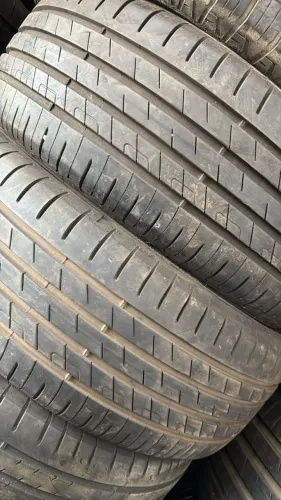 Pneu 235/45/19 Goodyer  90 % Vida util