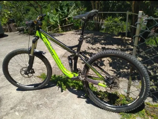 Specialized pitch pro,com rodas ztr flow e canote rockshox reverb