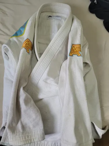 Kimono Albino e Preto Branco RS400Comp Usado