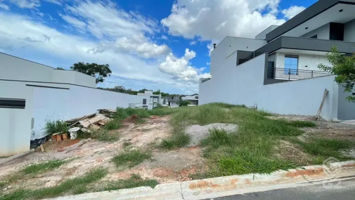 Terreno à Venda no Condomínio Jardim Laguna Indaiatuba Sp.