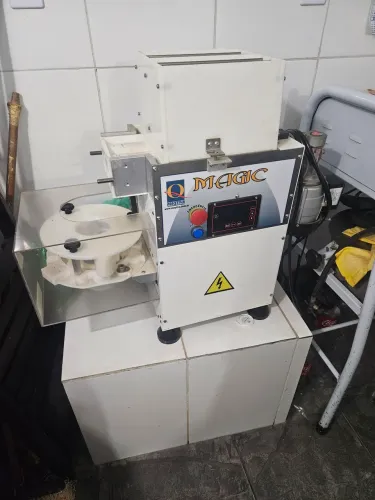 MODELADORA DE SALGADOS - MAQTIVA SEMI NOVA