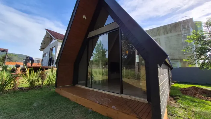 OTIMA OPORTUNIDADE DE INVESTIMENTO! Chalé em condominio fechado!
