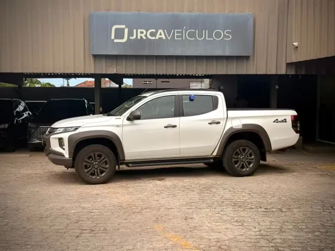 Mitsubishi L200 Trit. S.out. GLS 2.4 CD Diesel Aut. 2025