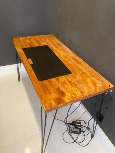 Mesa gamer de madeira
