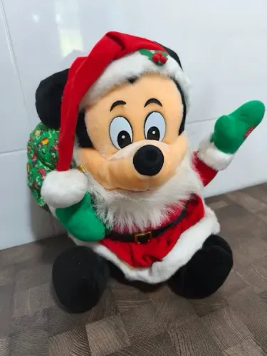 Pelucia Mickey Mouse vestido de Papai Noel Musical acende luz nas bochechas