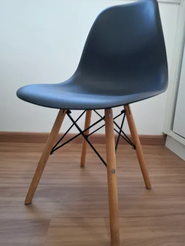 Cadeira Eames Eiffel