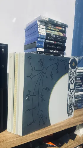 PlayStation 4 pró edição god of war