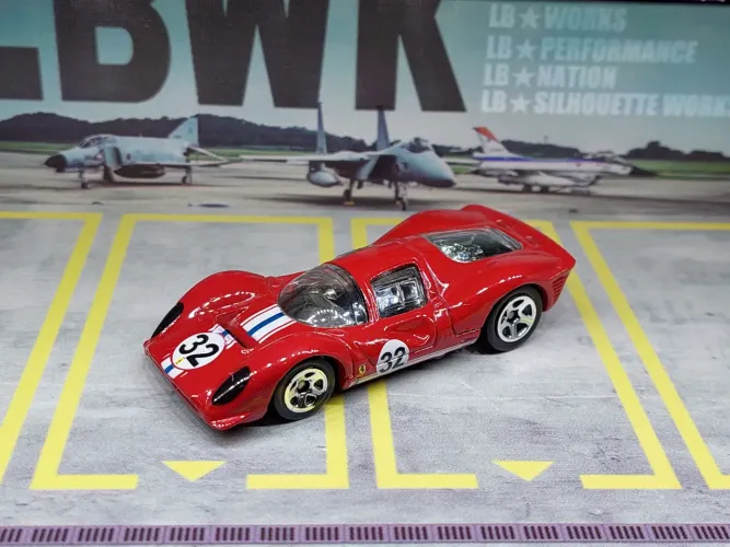 Hot Wheels Ferrari 330 p4 (vermelha e azul) loose
