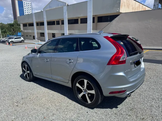 Volvo XC 60 T-5 R-design 2.0 FWD 5P 2015