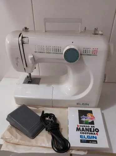 Máquina de costura portátil Elgin FX4000 completa.