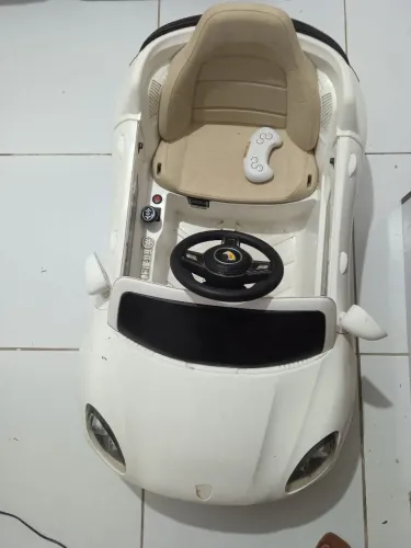 Carro elétrico infantil