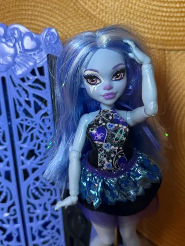 Monster High Abbey SS4 Aberta (Completa)