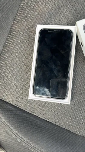 iPhone 11 semi novo