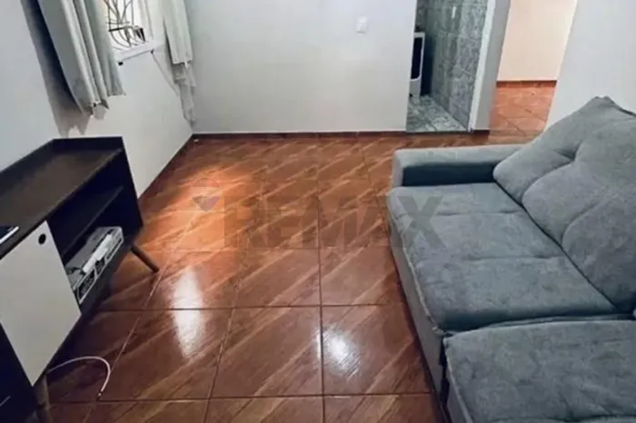 Apartamento Reformado em Candelária: 2 Quartos, 42m²