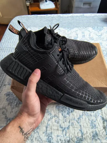 ADIDAS NMD R1 
