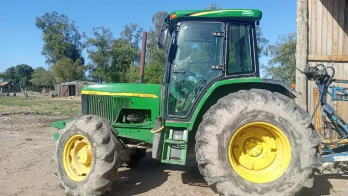 Trator John Deere 6300