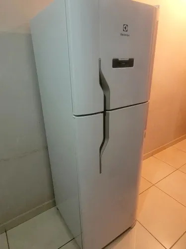 Eletrolux frost free 371 Litros / DFN41 (COM DEFEITO)