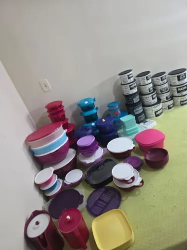 Vende-se o lote de tupperware originais .