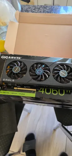 Placa de Vídeo Gigabyte GeForce RTX 4060 Ti 8GB GDDR6 (3 Fans) - Impecável / Caixa Origina