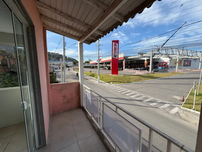 Alugo casa no Bom Viver em frente ao Komprão